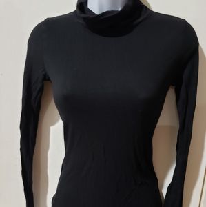 Styles size small Black turtleneck long sleeve top